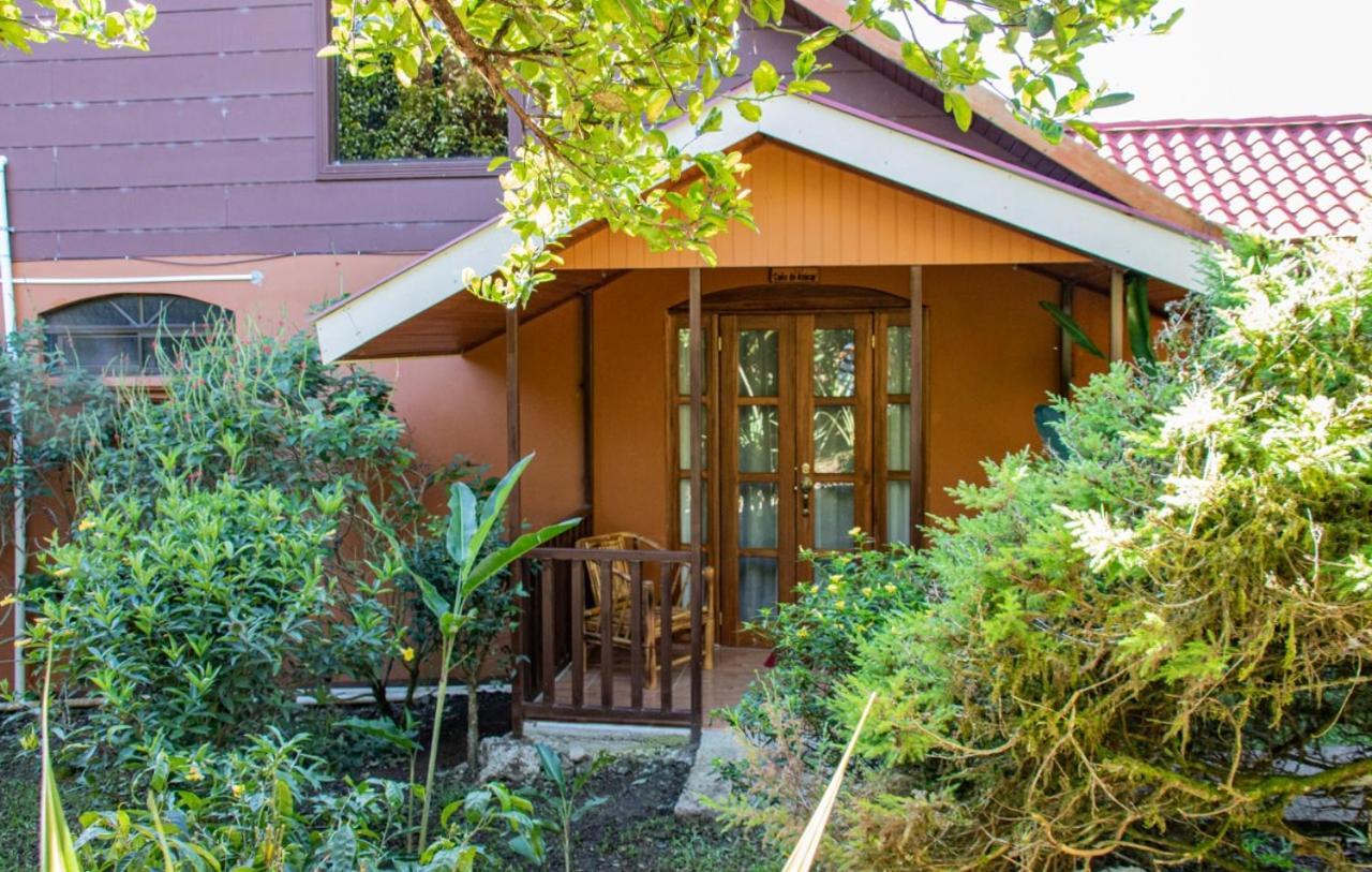 Hospedaje Amanecer Bed & Breakfast Turrialba Exterior photo